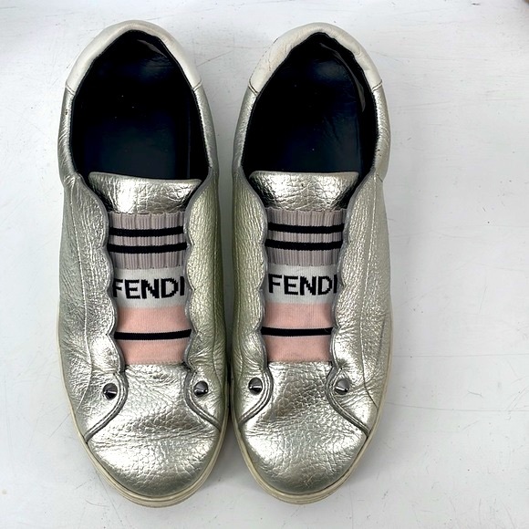Fendi Silver Metallic Knit Logo
Sneakers Fendi EU sz 38 - Picture 3 of 16